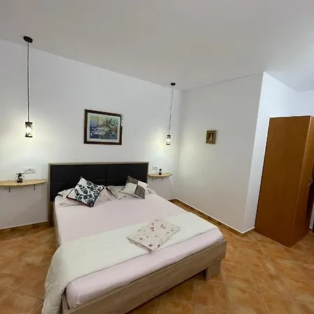 ゲストハウス Vila David エフォリエ・スド