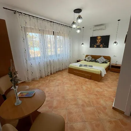 Vila David 3* 南埃福列